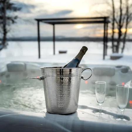 Lapland Luxury Hideaways Lodge *